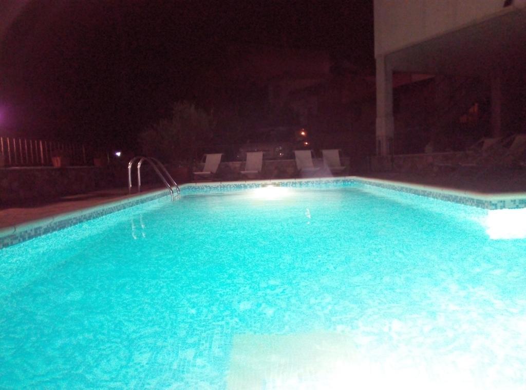 Hotel Meridiana Arbus Exterior photo