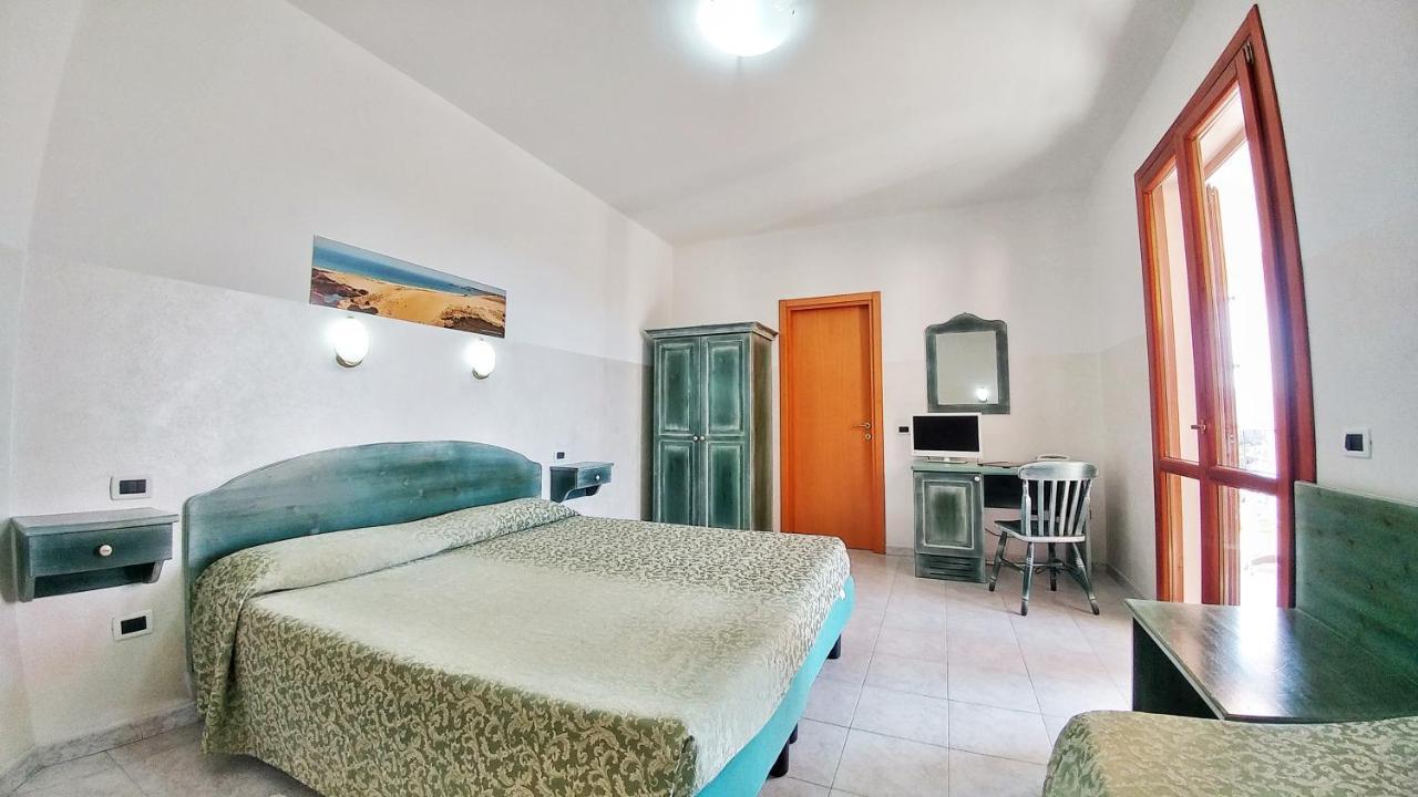 Hotel Meridiana Arbus Exterior photo